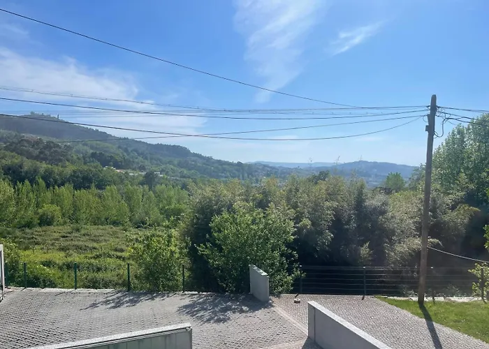 別荘 Casas Mesao Frio By Guestify ギマランイス